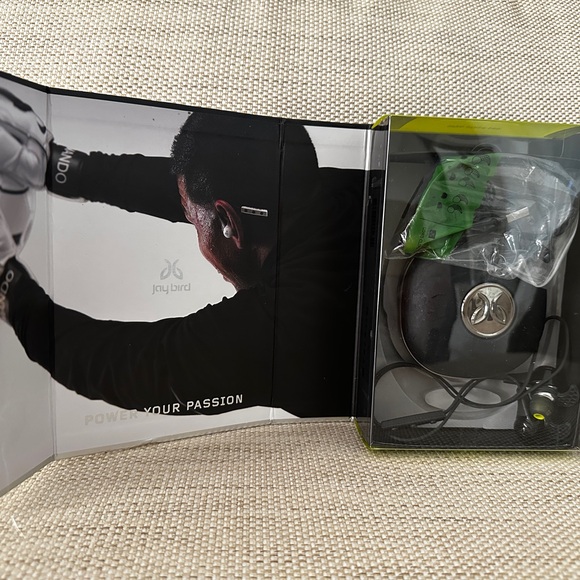 Jay Bird Wireless Ear Buds - Picture 4 of 5